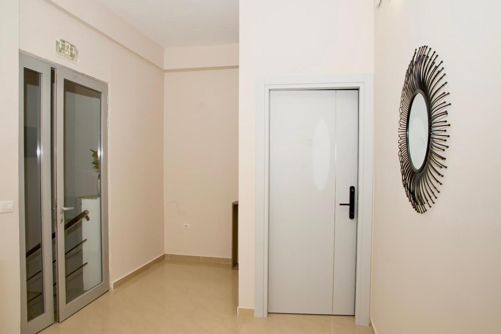Alv Rent Rooms Wlora Zewnętrze zdjęcie