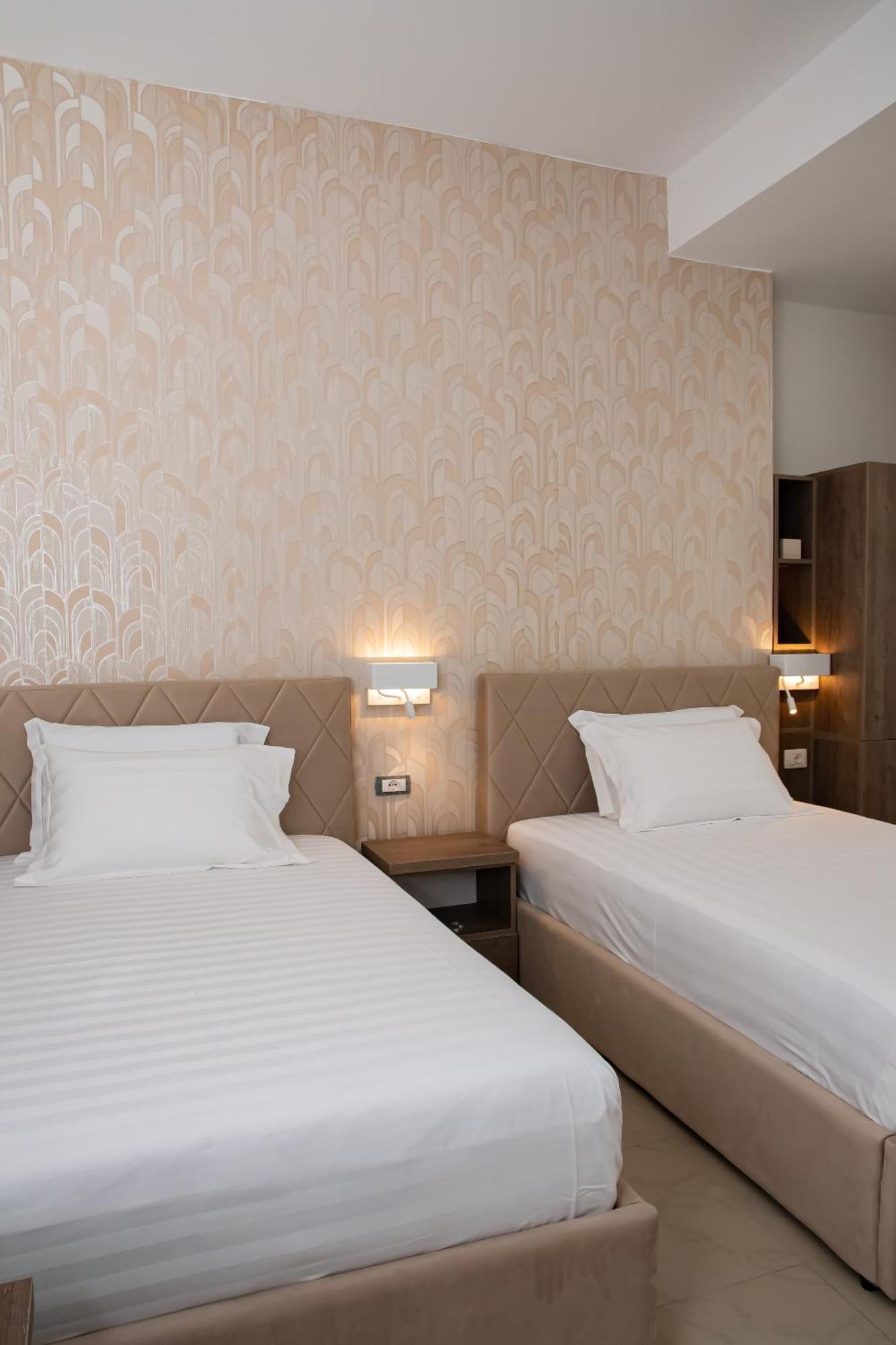 Alv Rent Rooms Wlora Zewnętrze zdjęcie