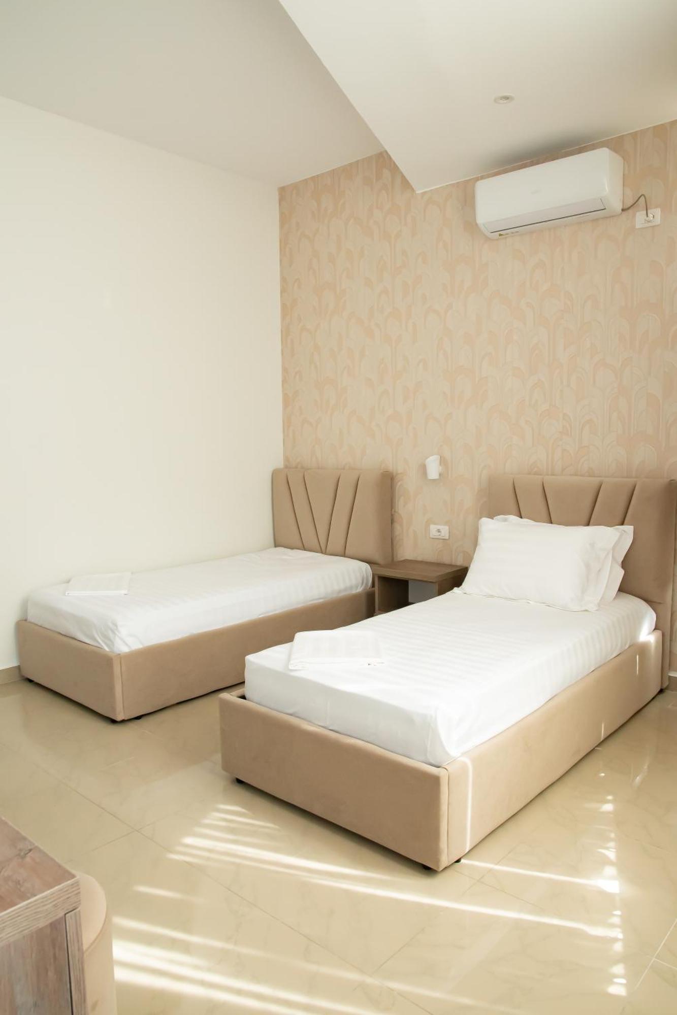 Alv Rent Rooms Wlora Zewnętrze zdjęcie