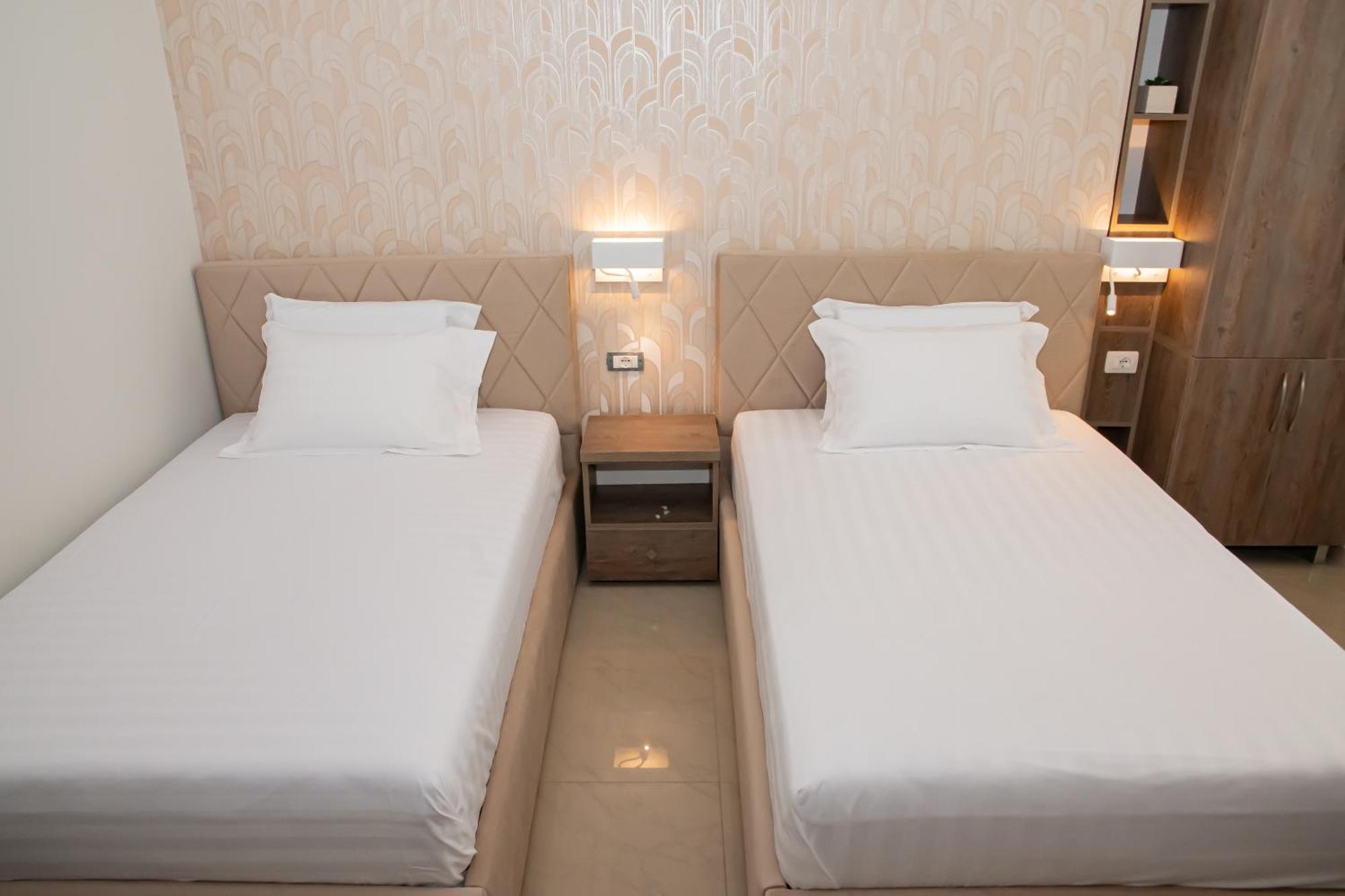 Alv Rent Rooms Wlora Zewnętrze zdjęcie