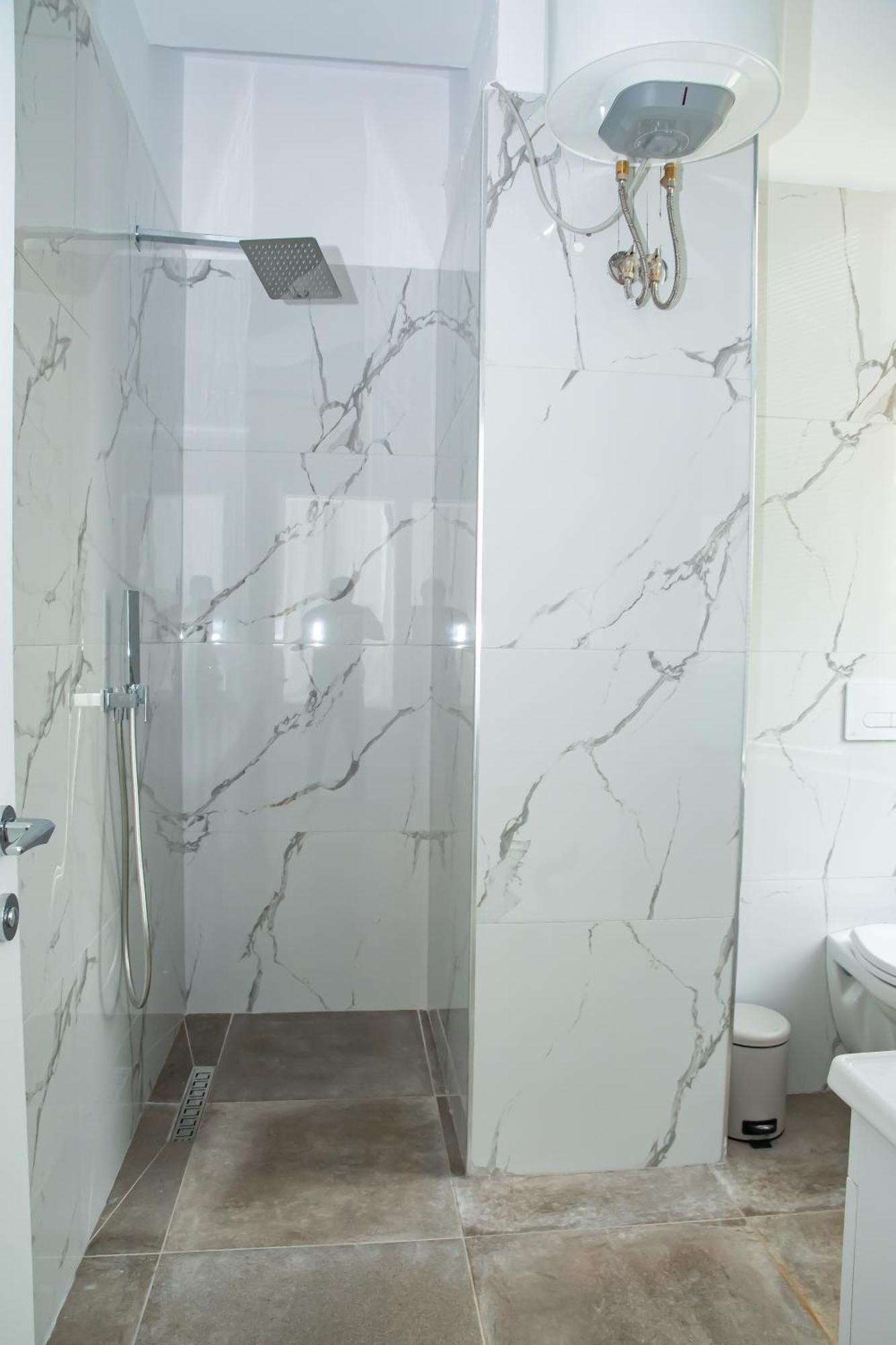 Alv Rent Rooms Wlora Zewnętrze zdjęcie