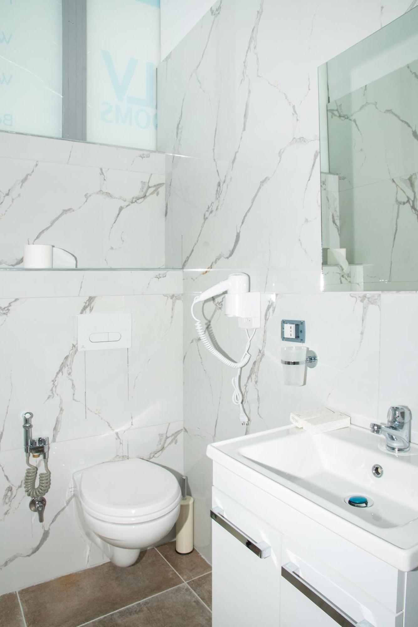 Alv Rent Rooms Wlora Zewnętrze zdjęcie