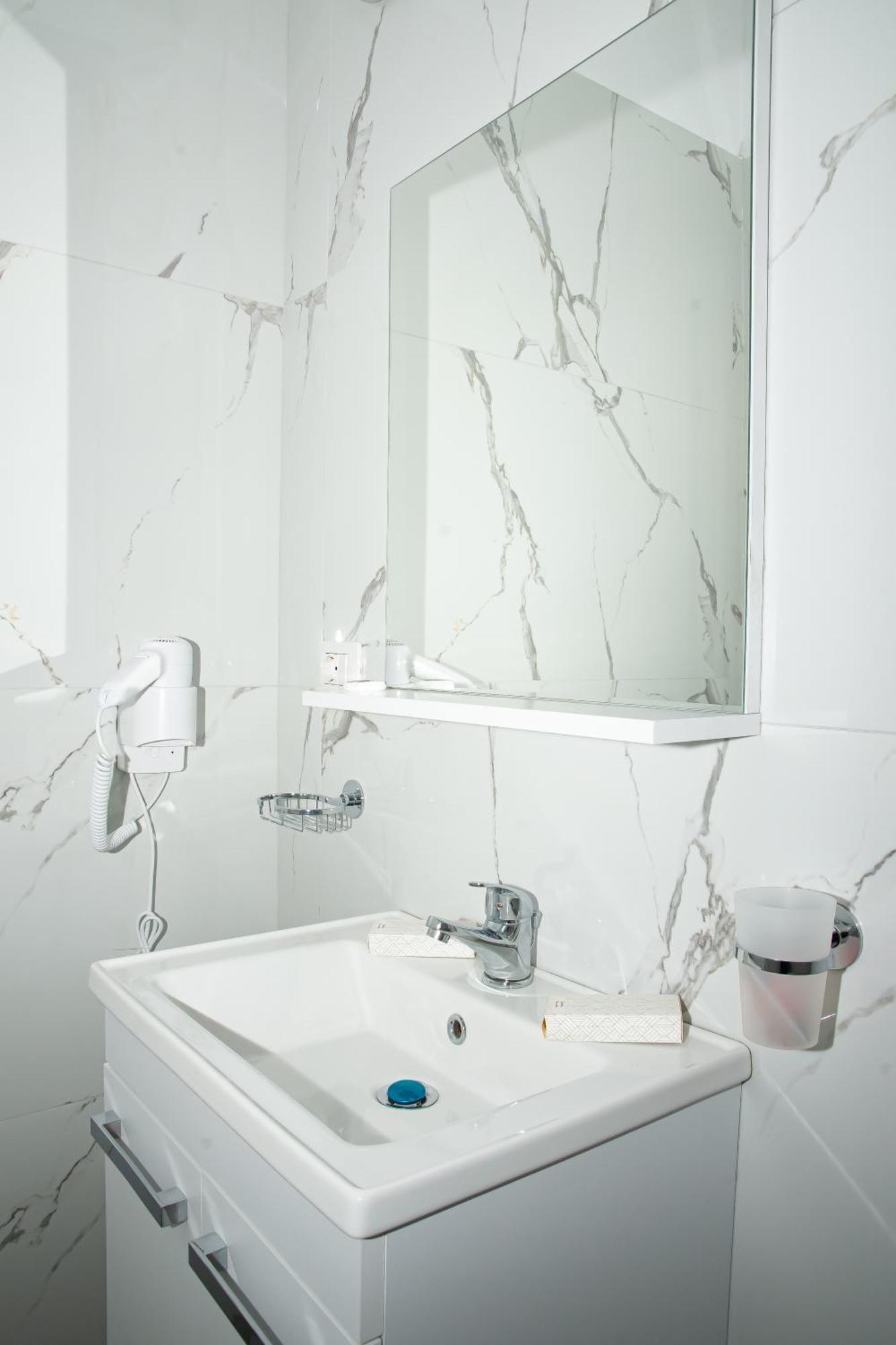 Alv Rent Rooms Wlora Zewnętrze zdjęcie