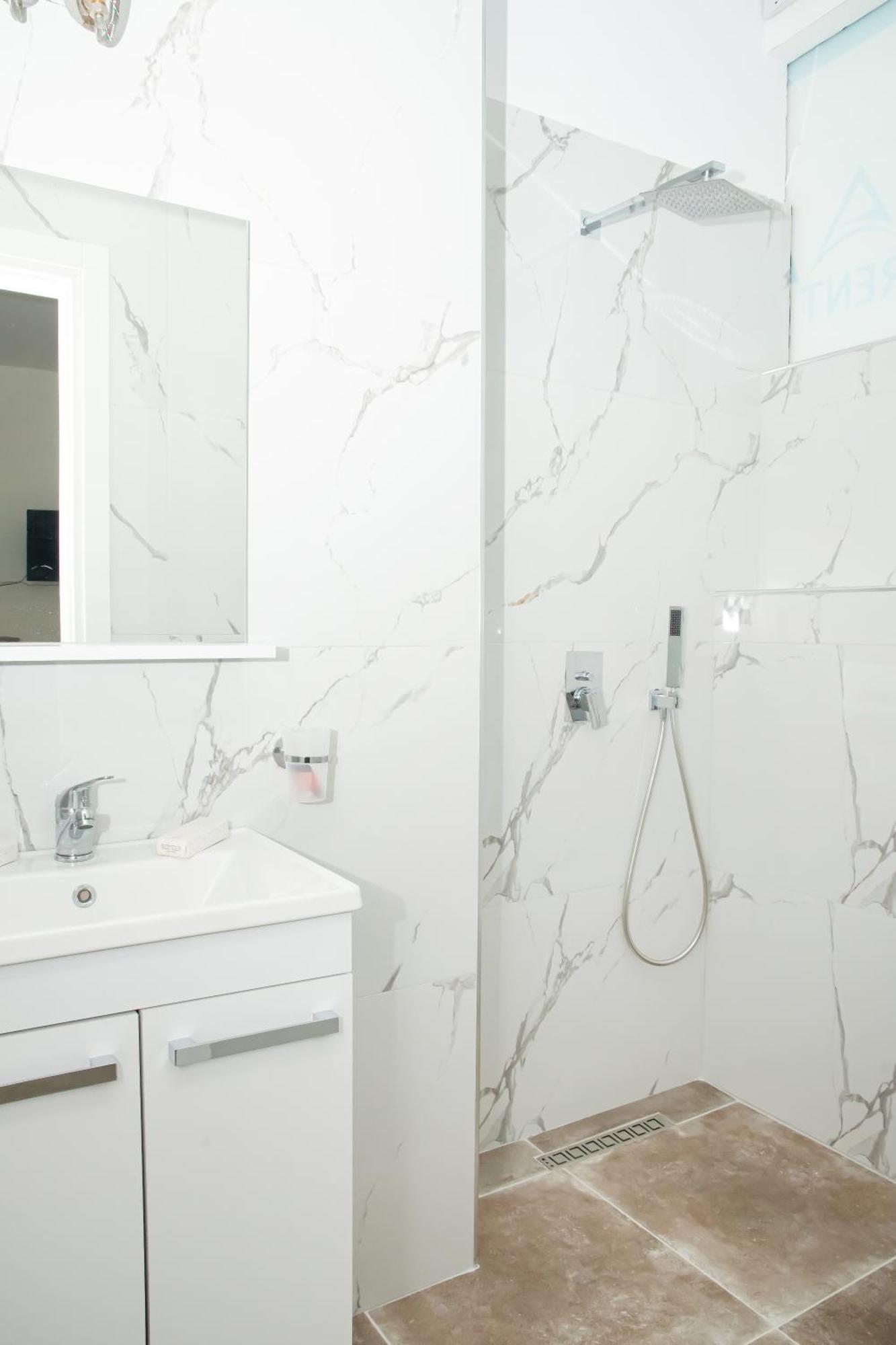 Alv Rent Rooms Wlora Zewnętrze zdjęcie