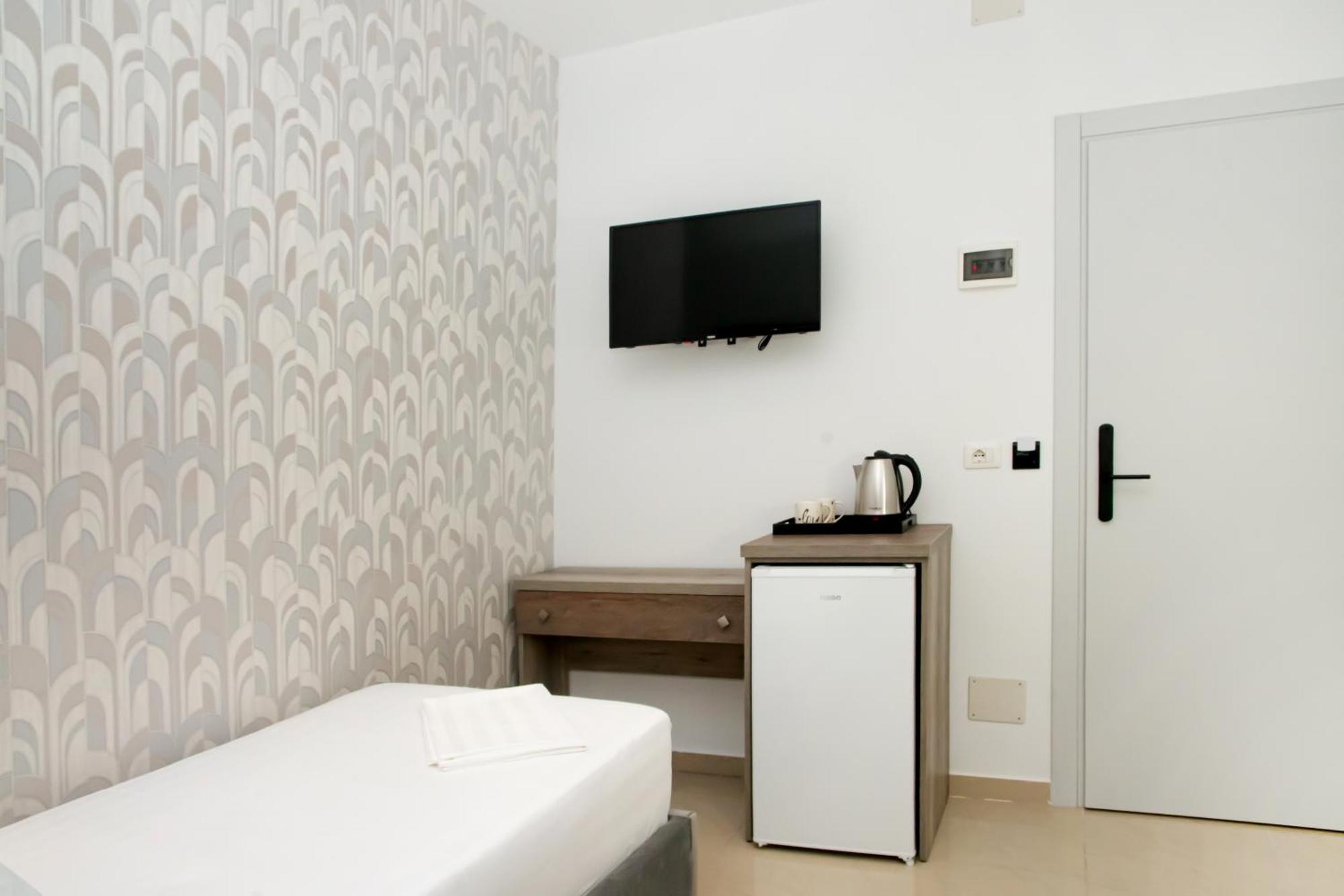 Alv Rent Rooms Wlora Zewnętrze zdjęcie