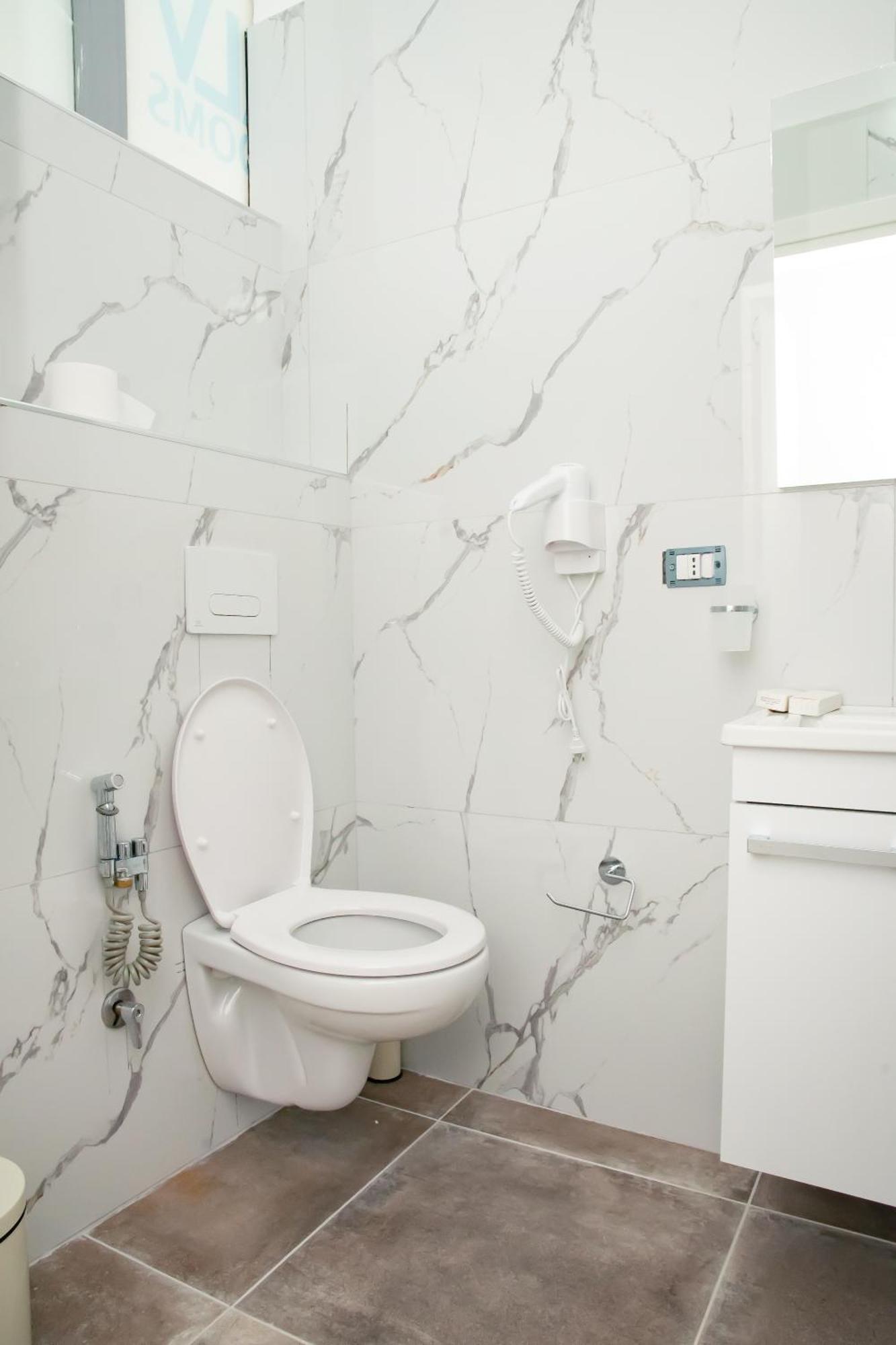 Alv Rent Rooms Wlora Zewnętrze zdjęcie
